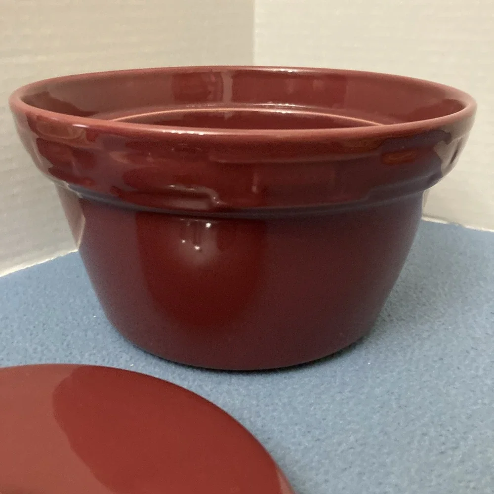 Longaberger Pottery Woven Traditions Paprika 2QT Covered Casserole Dish